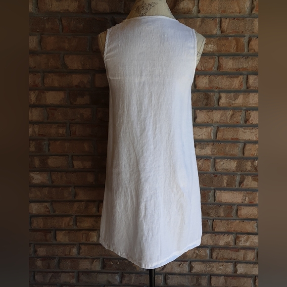 Spirit White Sleeveless Relaxed 100% Linen Lagenlook Dress. - Picture 4 of 6